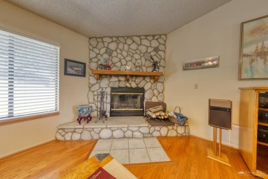 This Inviting, move in ready 3 bedroom 2 bath with an Impressive on Oak Tree Country Club in California - for sale on GolfHomes.com, golf home, golf lot