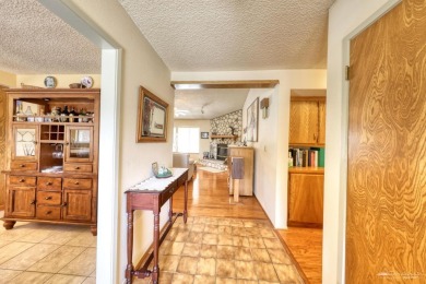 This Inviting, move in ready 3 bedroom 2 bath with an Impressive on Oak Tree Country Club in California - for sale on GolfHomes.com, golf home, golf lot