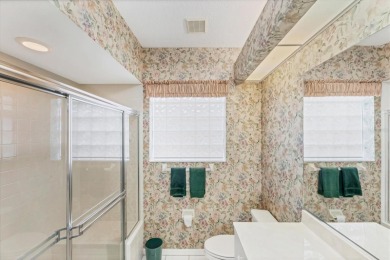 Under contract-accepting backup offers. DON'T MISS THIS DEAL on Pelican Pointe Golf and Country Club in Florida - for sale on GolfHomes.com, golf home, golf lot