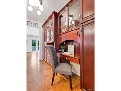 5 bedrooms, 4 bathrooms, 3 fireplaces, 2 stories,1 finished on Birch Creek Golf Club in Missouri - for sale on GolfHomes.com, golf home, golf lot