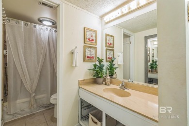 Charming Ground-Floor Condo - Fully Furnished! Priced to on Lake Forest Yacht and Country Club in Alabama - for sale on GolfHomes.com, golf home, golf lot