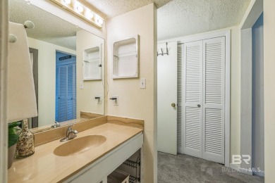 Charming Ground-Floor Condo - Fully Furnished! Priced to on Lake Forest Yacht and Country Club in Alabama - for sale on GolfHomes.com, golf home, golf lot