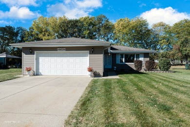 Looking for a three-bedroom home in Channahon/Minooka school on Heritage Bluffs Public Golf Club in Illinois - for sale on GolfHomes.com, golf home, golf lot