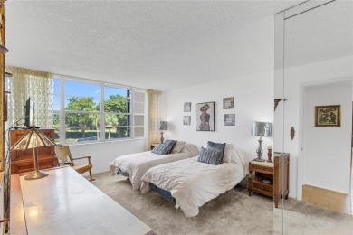 Well maintained corner unit  2  bedrooms, 2 bathrooms located in on Pembroke Lakes Golf Club in Florida - for sale on GolfHomes.com, golf home, golf lot