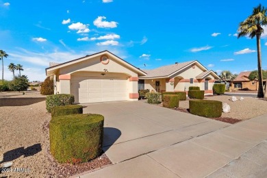 Welcome Home! Lovely 2 bedroom 2 bath home on a corner lot in on Grandview Golf Course in Arizona - for sale on GolfHomes.com, golf home, golf lot