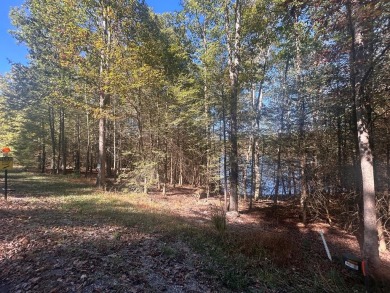 Lake lot - Gently sloping lot that's ready for building. Lot has on Glade Springs Resort Golf Course in West Virginia - for sale on GolfHomes.com, golf home, golf lot