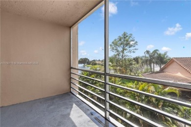 WELCOME HOME TO LIVE OAK CONDOS LOCATED IN PINE ISLAND RIDGE on Pine Island Ridge Country Club in Florida - for sale on GolfHomes.com, golf home, golf lot