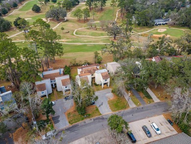 BRAND NEW ROOF!! Well-built 4 unit building for sale with golf on Hilaman Park Golf Course in Florida - for sale on GolfHomes.com, golf home, golf lot