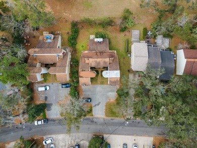 BRAND NEW ROOF!! Well-built 4 unit building for sale with golf on Hilaman Park Golf Course in Florida - for sale on GolfHomes.com, golf home, golf lot