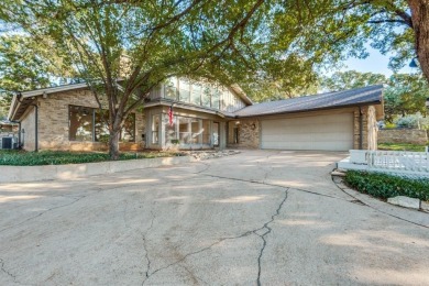 Welcome to COWBOY COUNTRY!!! This home is located literally in on Rolling Hills Country Club in Texas - for sale on GolfHomes.com, golf home, golf lot