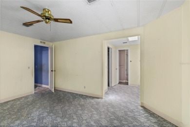 Well-maintained 2-bedroom, 2-bath manufactured home located in on Zellwood Station Country Club in Florida - for sale on GolfHomes.com, golf home, golf lot