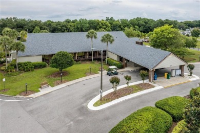 Well-maintained 2-bedroom, 2-bath manufactured home located in on Zellwood Station Country Club in Florida - for sale on GolfHomes.com, golf home, golf lot