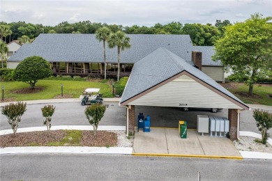 Well-maintained 2-bedroom, 2-bath manufactured home located in on Zellwood Station Country Club in Florida - for sale on GolfHomes.com, golf home, golf lot