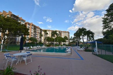 Spacious and well-maintained 1-bedroom, 1.5-bath condo located on Pembroke Lakes Golf Club in Florida - for sale on GolfHomes.com, golf home, golf lot