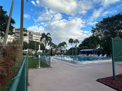 Spacious and well-maintained 1-bedroom, 1.5-bath condo located on Pembroke Lakes Golf Club in Florida - for sale on GolfHomes.com, golf home, golf lot