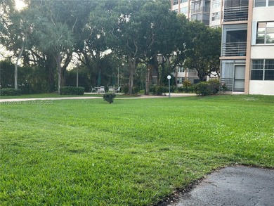 Spacious and well-maintained 1-bedroom, 1.5-bath condo located on Pembroke Lakes Golf Club in Florida - for sale on GolfHomes.com, golf home, golf lot