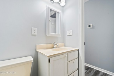 This 2nd floor 2 bedroom/2 bath condo unit in the highly on Brierwood Golf Club in North Carolina - for sale on GolfHomes.com, golf home, golf lot