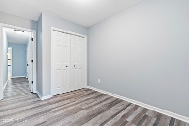 This 2nd floor 2 bedroom/2 bath condo unit in the highly on Brierwood Golf Club in North Carolina - for sale on GolfHomes.com, golf home, golf lot