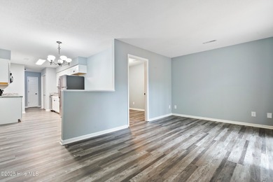 This 2nd floor 2 bedroom/2 bath condo unit in the highly on Brierwood Golf Club in North Carolina - for sale on GolfHomes.com, golf home, golf lot