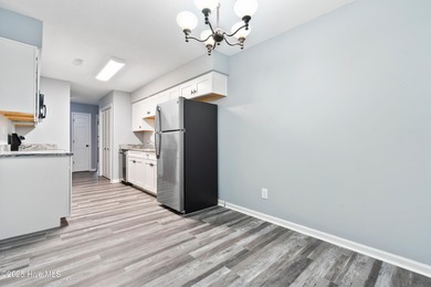 This 2nd floor 2 bedroom/2 bath condo unit in the highly on Brierwood Golf Club in North Carolina - for sale on GolfHomes.com, golf home, golf lot