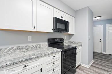 This 2nd floor 2 bedroom/2 bath condo unit in the highly on Brierwood Golf Club in North Carolina - for sale on GolfHomes.com, golf home, golf lot