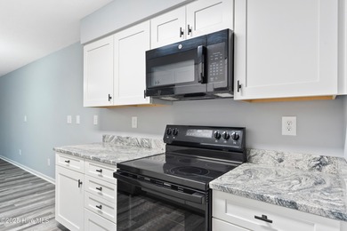 This 2nd floor 2 bedroom/2 bath condo unit in the highly on Brierwood Golf Club in North Carolina - for sale on GolfHomes.com, golf home, golf lot