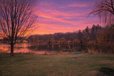 PERFECTION! Rare lakefront townhome in Lake Barrington with on Pine Meadow Golf Club in Illinois - for sale on GolfHomes.com, golf home, golf lot
