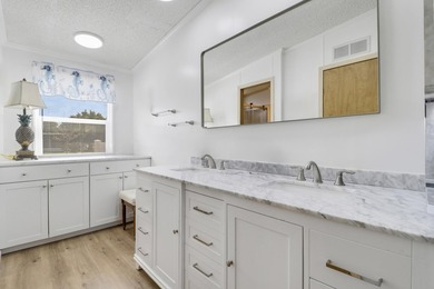 Oversized corner lot 2BR/2BA in the Cambridge section of on Heritage Ridge Golf Club in Florida - for sale on GolfHomes.com, golf home, golf lot