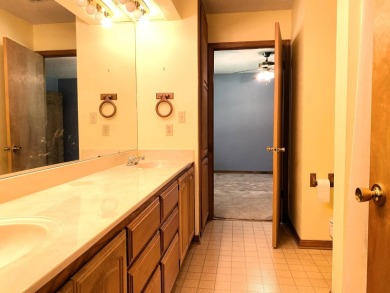 DO YOU LIKE GOLF, HUNTING, FISHING??? IF SO, YOU WILL LOVE THIS on Millwood Landing Golf and R.V. Resort in Arkansas - for sale on GolfHomes.com, golf home, golf lot