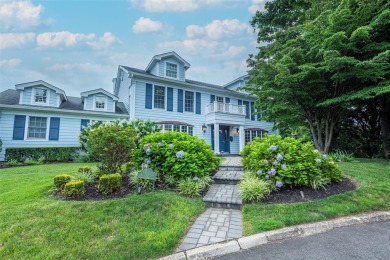 Welcome to this immaculate 6-bedroom, 4.5-bathroom Colonial on Fresh Meadow Country Club in New York - for sale on GolfHomes.com, golf home, golf lot