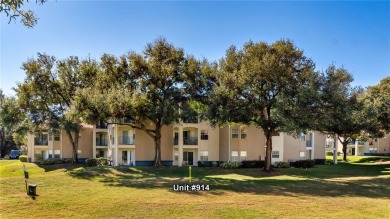 Excellent value on this 2 BR residence in Bermuda Dunes, a condo on MetroWest Golf Club in Florida - for sale on GolfHomes.com, golf home, golf lot