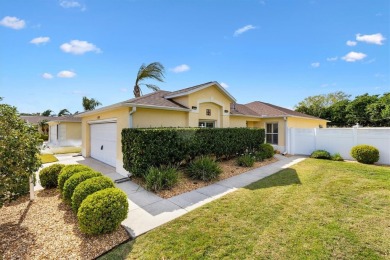 Courtyard Villa with a STRETCHED 2-CAR GARAGE offered TURN-KEY on The Links of Spruce Creek in Florida - for sale on GolfHomes.com, golf home, golf lot