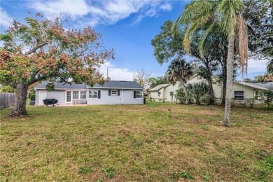 ABSOLUTELY FANTASTIC COLLEGE PARK BUNGALOW JUST LISTED! Located on Dubsdread Golf Course in Florida - for sale on GolfHomes.com, golf home, golf lot