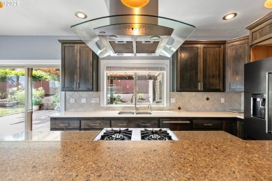 Elegant Hidden Valley Estates property with golf course view on Hidden Valley Golf Course in Oregon - for sale on GolfHomes.com, golf home, golf lot