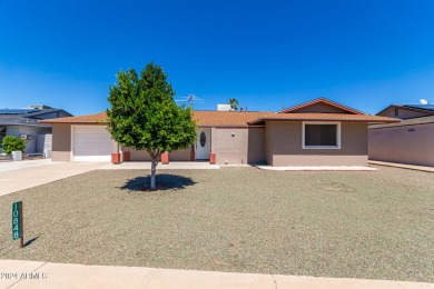 Welcome to this charming 2-bedroom, 1.75-bath single-level home on Sun City North Golf Course in Arizona - for sale on GolfHomes.com, golf home, golf lot