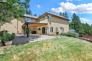 Elegant Hidden Valley Estates property with golf course view on Hidden Valley Golf Course in Oregon - for sale on GolfHomes.com, golf home, golf lot