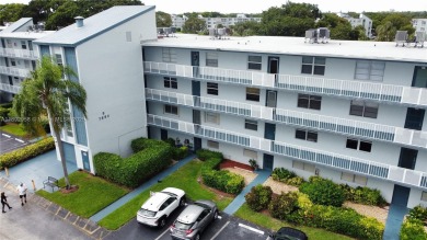 Welcome to this cozy 2-bedroom, 2-bathroom condo on the 3rd on Oriole Golf and Tennis Club in Florida - for sale on GolfHomes.com, golf home, golf lot