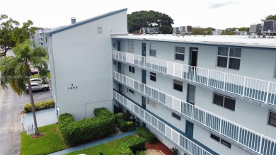 Welcome to this cozy 2-bedroom, 2-bathroom condo on the 3rd on Oriole Golf and Tennis Club in Florida - for sale on GolfHomes.com, golf home, golf lot