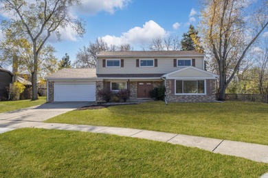 Welcome to a rare Northbrook find where the biggest, most on Sportsmans Country Club in Illinois - for sale on GolfHomes.com, golf home, golf lot