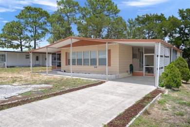 Welcome to this charming and refreshed 2-bedroom, 2-bathroom on Brookridge Country Club in Florida - for sale on GolfHomes.com, golf home, golf lot