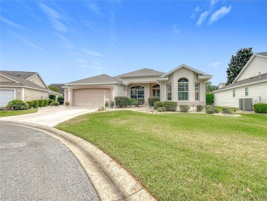 Under contract-accepting backup offers. This well maintained on Oakleigh Executive Golf Course in Florida - for sale on GolfHomes.com, golf home, golf lot