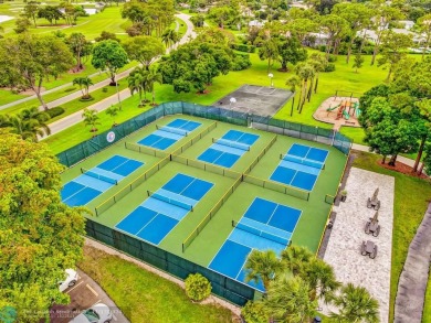 This Eastpoint CC home is CBS BLOCK (not wood frame!) with on Eastpointe Country Club in Florida - for sale on GolfHomes.com, golf home, golf lot