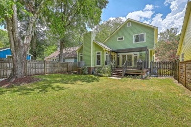 Welcome to this beautifully maintained 3-bedroom, 2.5-bath home on Shadowmoss Plantation Golf Club in South Carolina - for sale on GolfHomes.com, golf home, golf lot