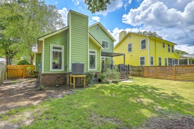 Welcome to this beautifully maintained 3-bedroom, 2.5-bath home on Shadowmoss Plantation Golf Club in South Carolina - for sale on GolfHomes.com, golf home, golf lot