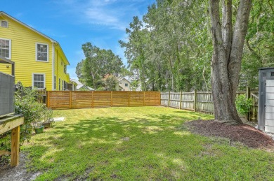 Welcome to this beautifully maintained 3-bedroom, 2.5-bath home on Shadowmoss Plantation Golf Club in South Carolina - for sale on GolfHomes.com, golf home, golf lot