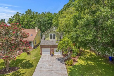Welcome to this beautifully maintained 3-bedroom, 2.5-bath home on Shadowmoss Plantation Golf Club in South Carolina - for sale on GolfHomes.com, golf home, golf lot