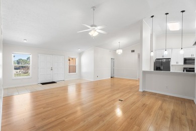 Immaculate 3 bedroom, 2 bath home in the desirable Lexington on Heritage Ridge Golf Club in Florida - for sale on GolfHomes.com, golf home, golf lot