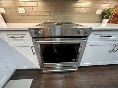 A beautifully cared for and updated 2 bedrooms, 2 bathrooms with on Del Tura Golf and Country Club in Florida - for sale on GolfHomes.com, golf home, golf lot