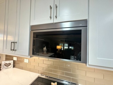 A beautifully cared for and updated 2 bedrooms, 2 bathrooms with on Del Tura Golf and Country Club in Florida - for sale on GolfHomes.com, golf home, golf lot