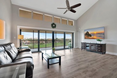 Beautifully updated Penthouse unit in Anchorage Condo with on Jonathans Landing Golf Club in Florida - for sale on GolfHomes.com, golf home, golf lot